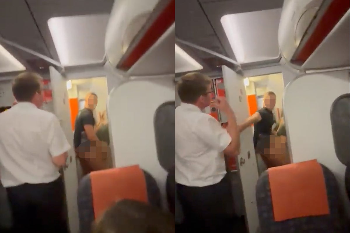 Sorprenden a una pareja teniendo sexo en el baño de un vuelo de easyJet |  Independent Español