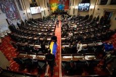 Capilla ardiente en Congreso de Colombia y tres días de honores, tras llegada de restos de Botero