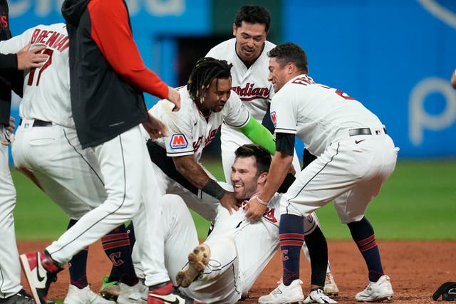 ORIOLES-GUARDIANES