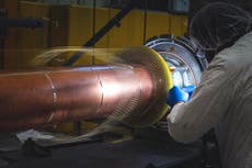 Investigadores descifran el misterio del comportamiento de la antimateria en la gravedad