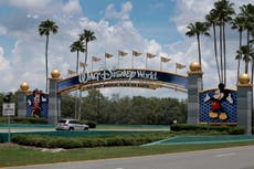 Mujer demanda a Disney por sufrir lesiones internas en un parque acuático en Orlando