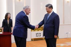 De visita en China, Schumer agradece condena a ataques de Hamas