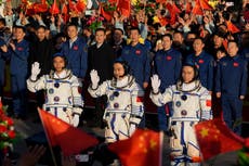 China envía a su tripulación más joven de la historia a su estación espacial