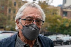 “¡Debería darte verguenza!”: Robert De Niro niega acusaciones de abuso laboral