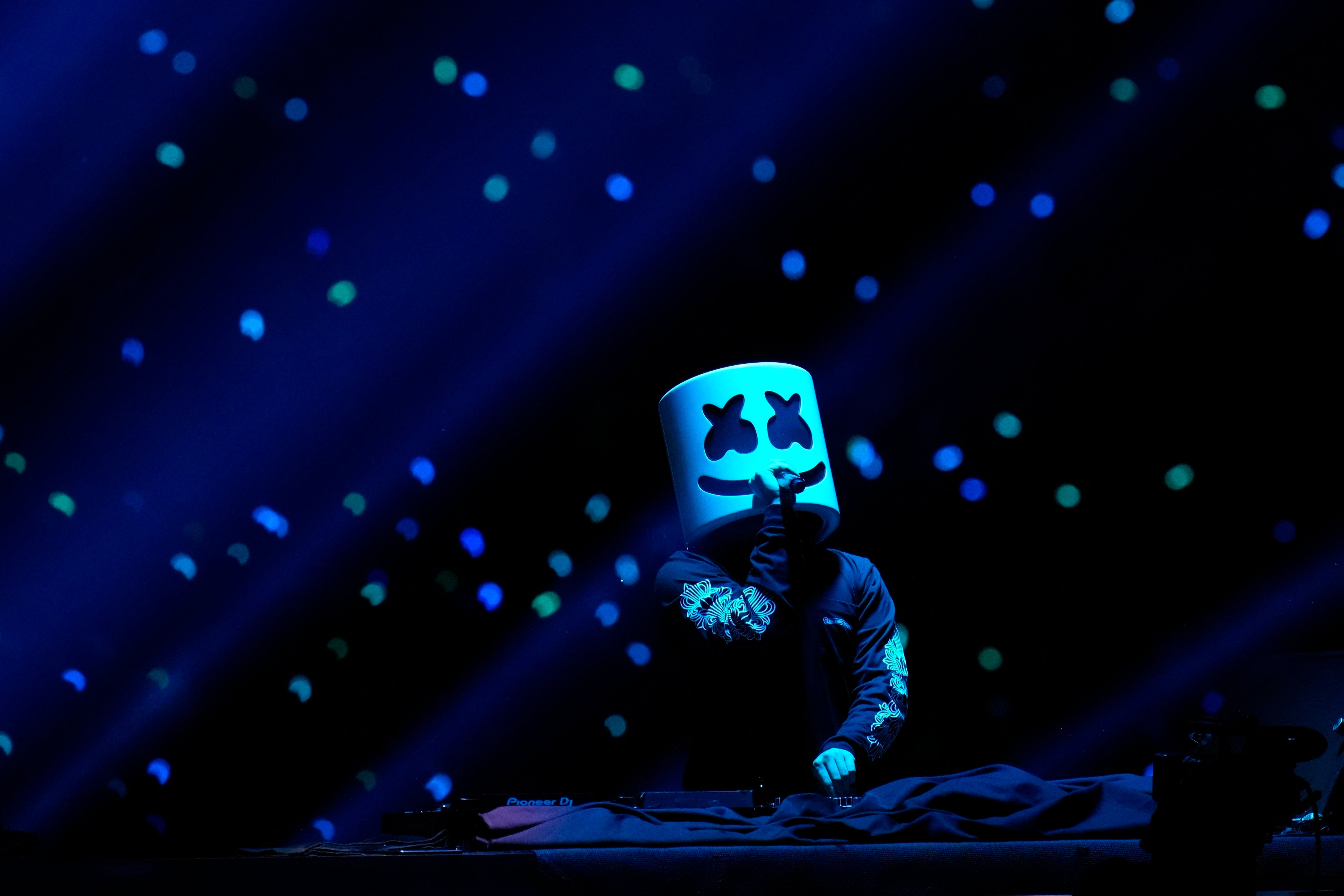 LATIN GRAMMY-MARSHMELLO