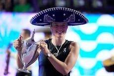 Swiatek conquista el título de las Finales de la WTA y regresa a ser No. 1 al vencer a Pegula