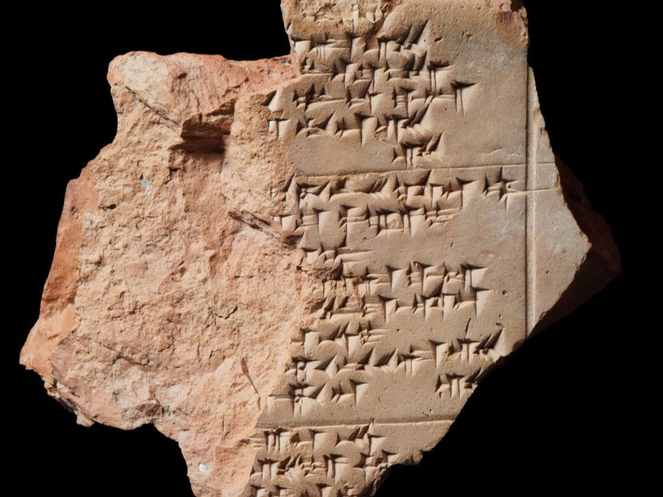Fragmento de un texto festivo hitita en escritura cuneiforme hallado este año en la capital hitita, Hattusa/Bogazköy