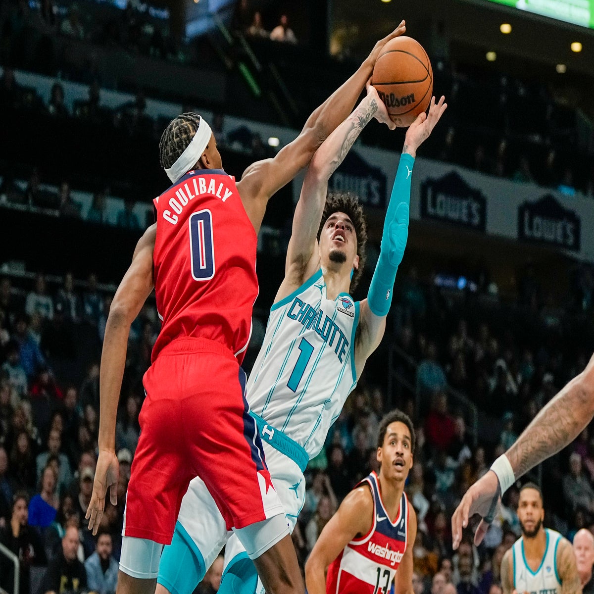 Los dos mundos de los Charlotte Hornets: un ataque letal y una defensa  hecha a cuadros