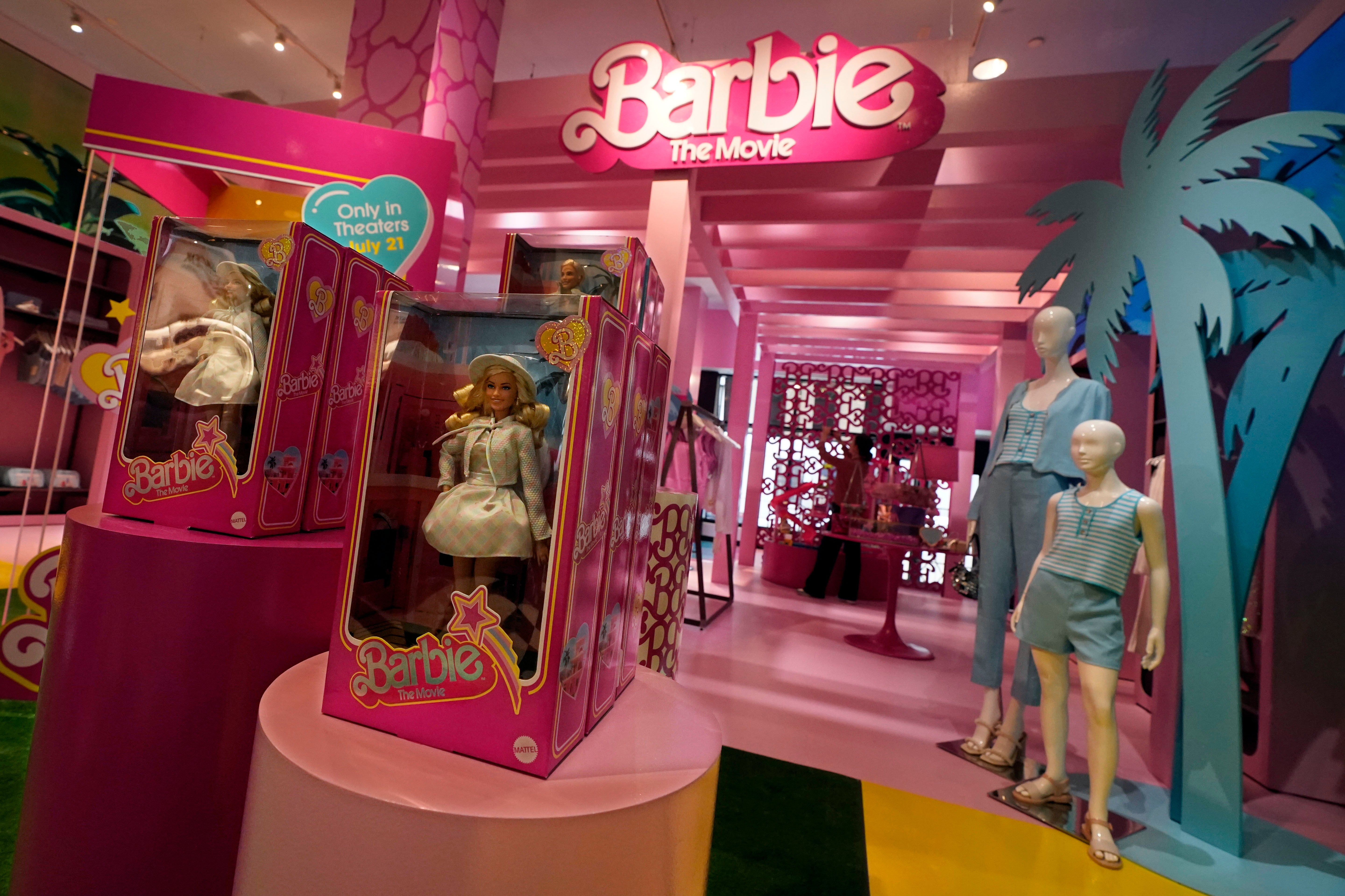 Clima extremo, famosos sin pantalones, Barbie por todas partes, que ya termine el 2023