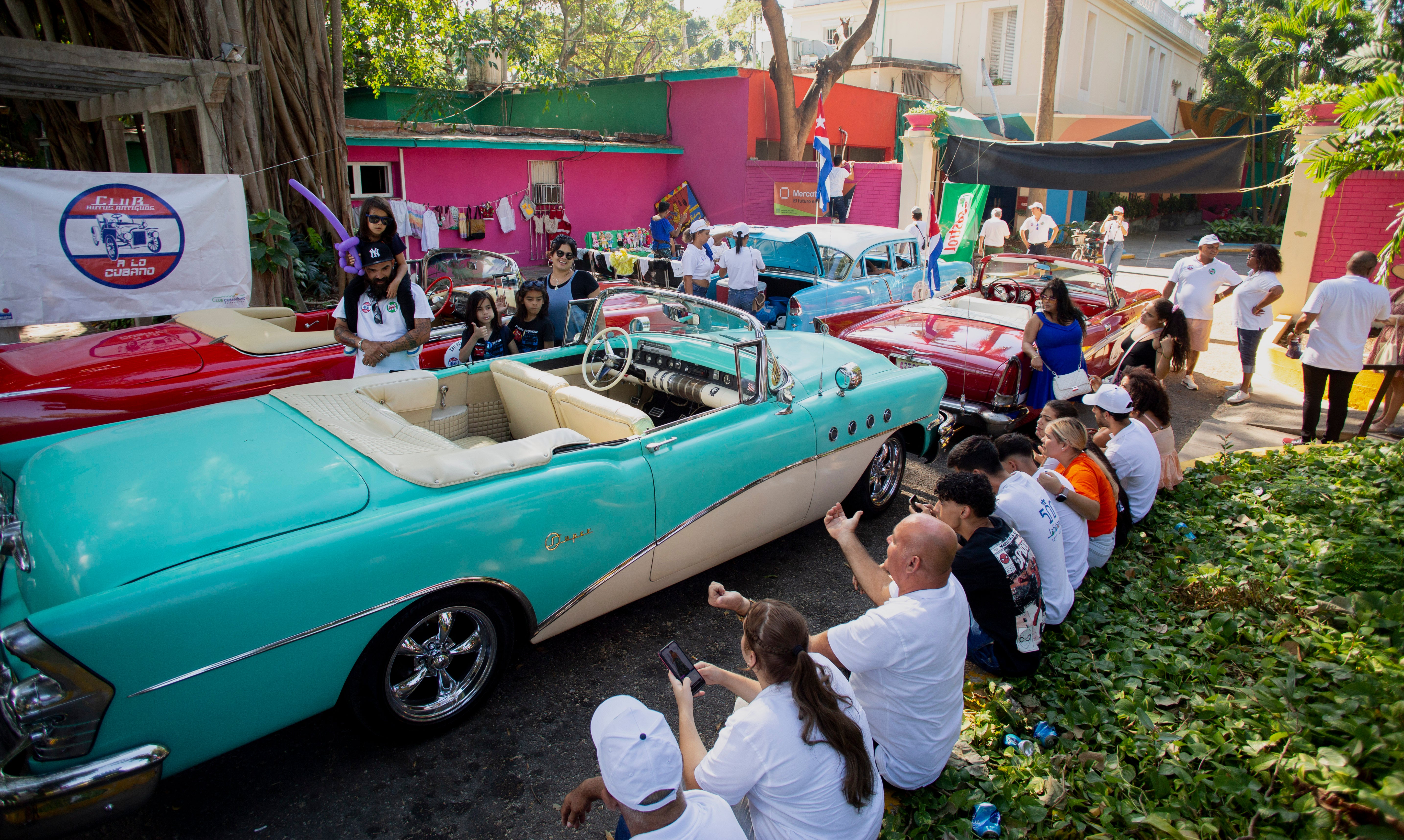 CUBA-AUTOS CLÁSICOS RALLY