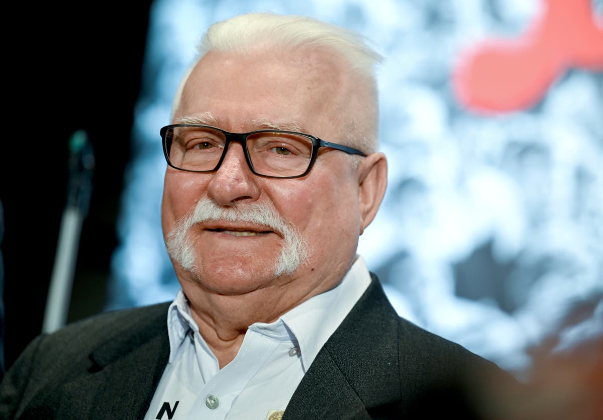 Były prezydent Polski Lech Wałęsa twierdzi, że jego stan się poprawia, ale trafił do szpitala z powodu Covid-19