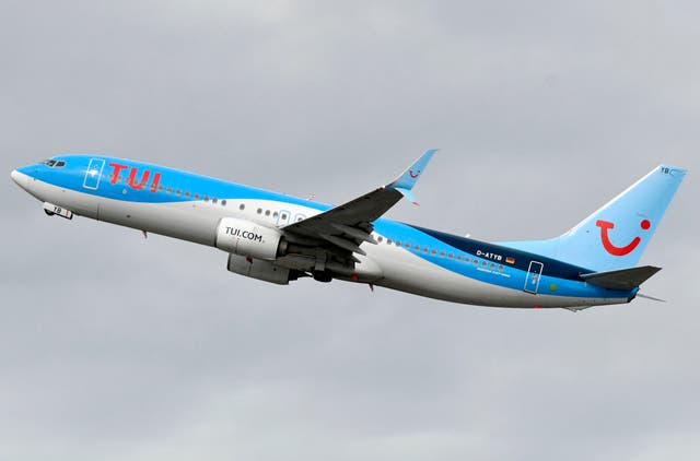 <p>Un Boeing 737 de TUI fotografiado en 2019</p>