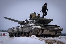 El desánimo se cierne sobre los soldados de Ucrania mientras la guerra contra Rusia continúa