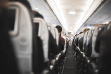 Elogian a un pasajero de avión por negarse a cambiar de asiento con mujer embarazada