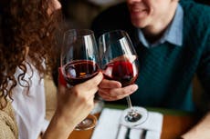 Encuesta revela que la confianza está relacionada con las preferencias de bebida