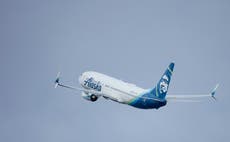 Alaska Airlines inmoviliza todos sus Boeing 737 Max 9 ya que podrían necesitar más mantenimiento