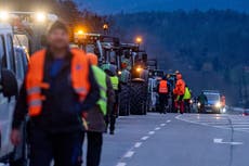 Agricultores alemanes cortan carreteras en protesta por retirada de exenciones fiscales al diésel