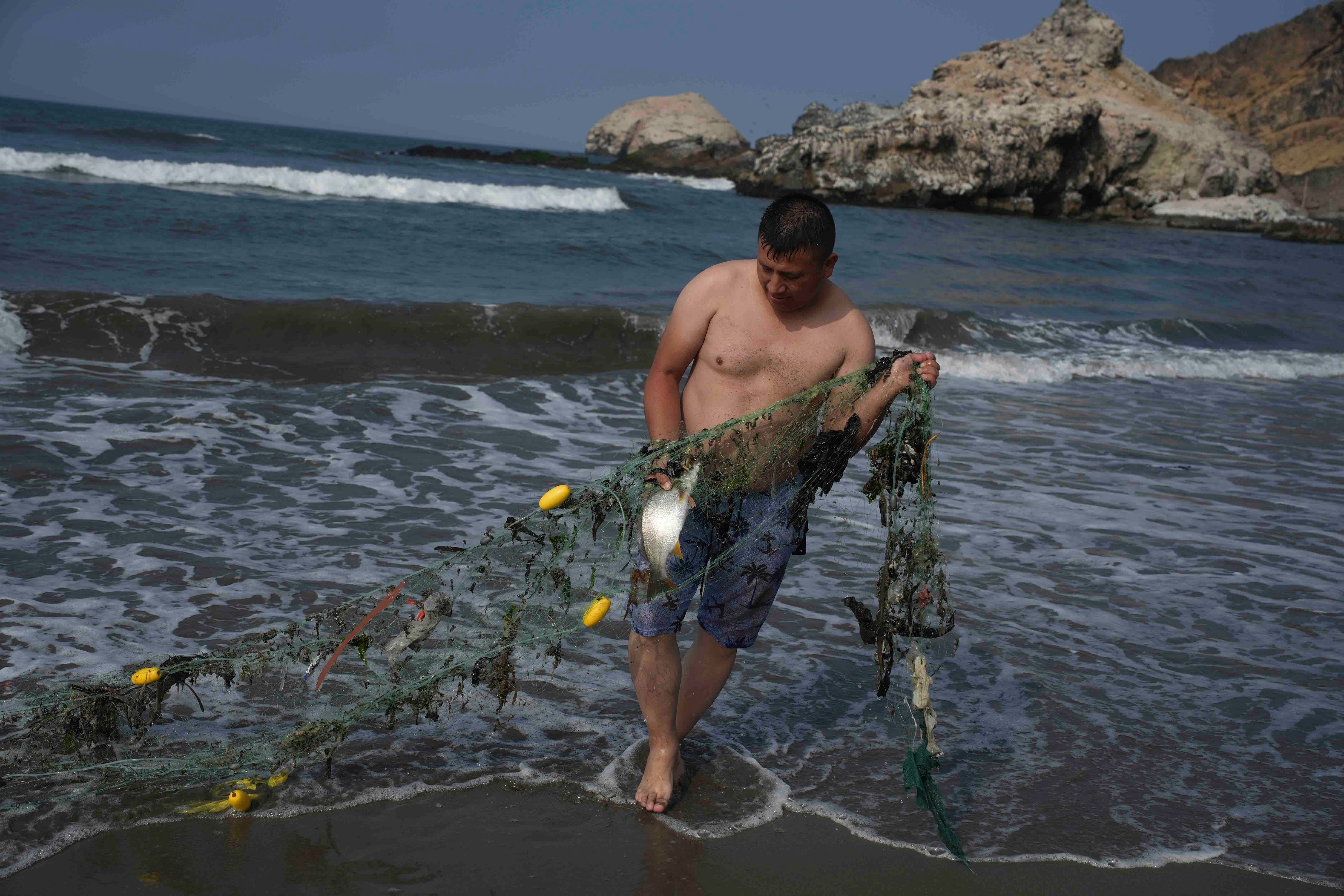 PERÚ-DERRAME PESCADORES