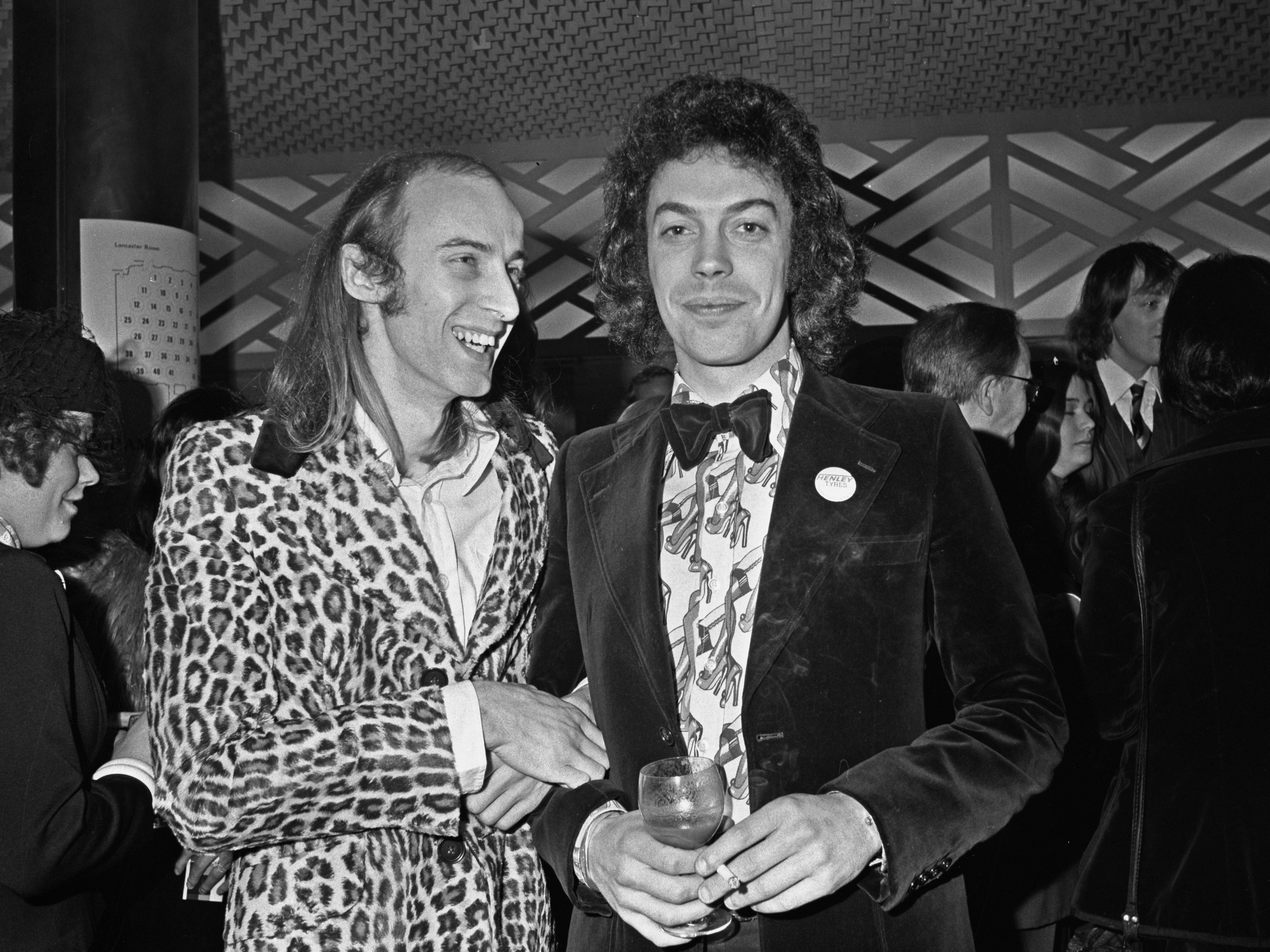 Richard O’Brien (izquierda) escribió el papel que definió la carrera de Curry en ‘The Rocky Horror Show’