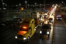 40 horas de viaje hasta su nuevo hogar en México: la jirafa Benito dormirá de pie y comerá manzanas