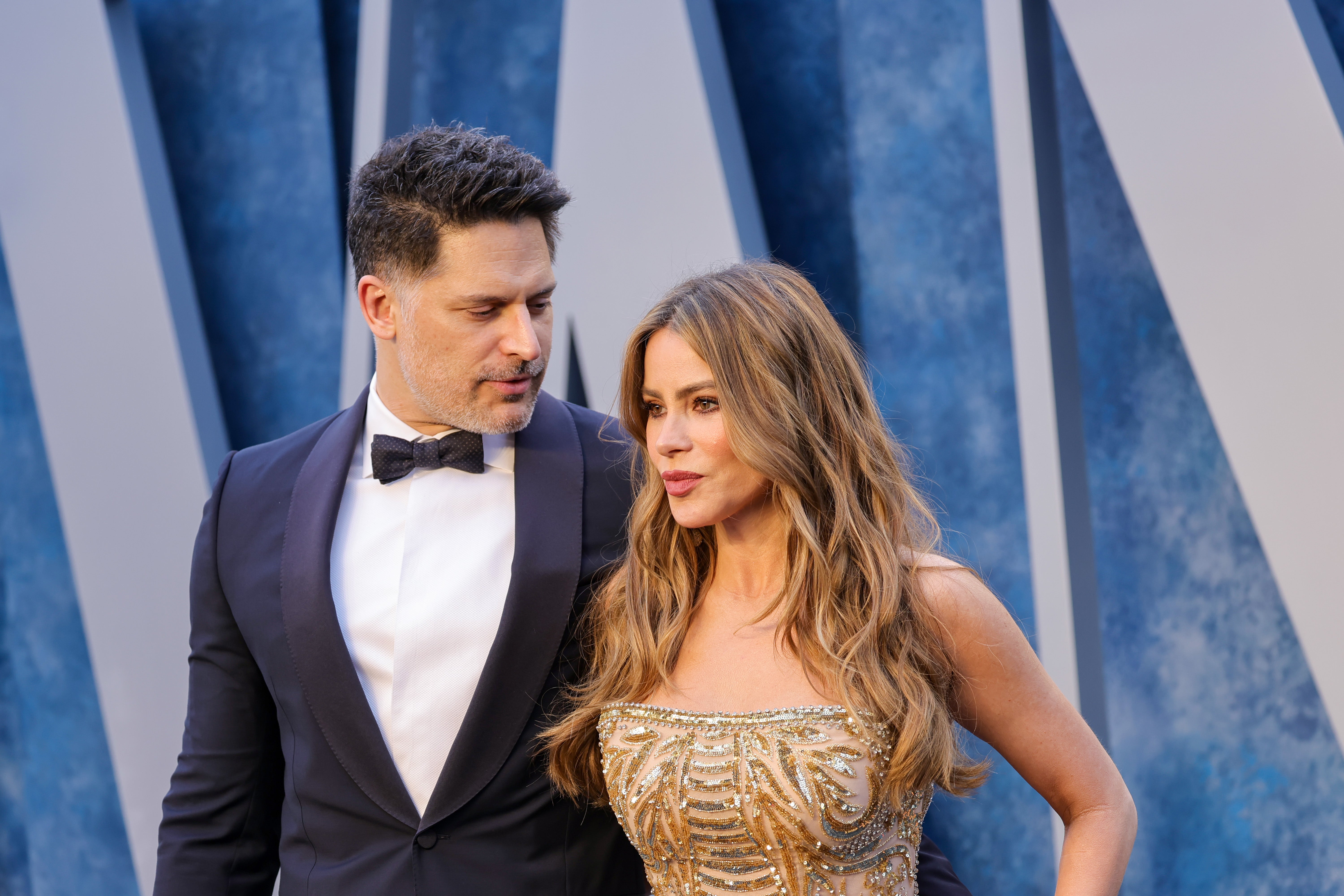 Joe Manganiello y Sofía Vergara en la fiesta de los Oscars 2023 de Vanity Fair