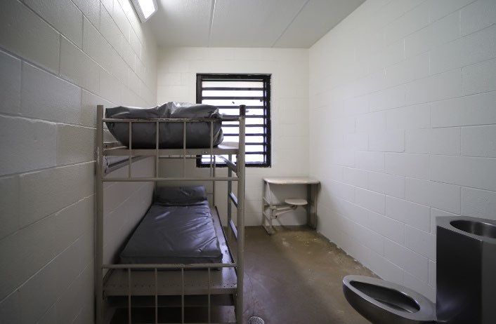Una celda típica en FCI Tallahassee, una cárcel de mujeres de baja seguridad en Florida