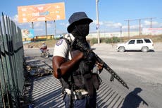Haitianos afectados por la violencia, desesperados tras bloqueo de misión policial en Kenia