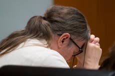 Madre del atacante en escuela de Michigan comparece en su juicio por homicidio involuntario