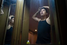 Presentador de noticias drag hace historia LGBTQ+ en la televisión mexicana