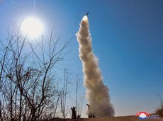 Corea del Norte dice que probó misiles de crucero con ojivas "súper grandes"