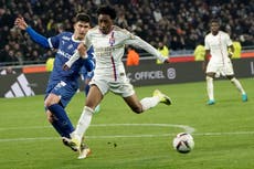 Lacazette anota para el urgido Lyon en victoria de 1-0 sobre Marsella; Niza se mantiene segundo