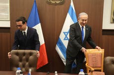 Nuevo canciller de Francia pide cese del fuego en visita a Israel