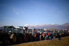 La UE propone eliminar propuesta sobre pesticidas en otra concesión ante las protestas agrarias