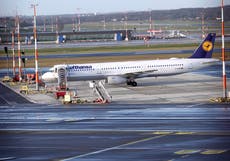 La aerolínea alemana Lufthansa cancela cientos de vuelos por huelgas en 5 aeropuertos