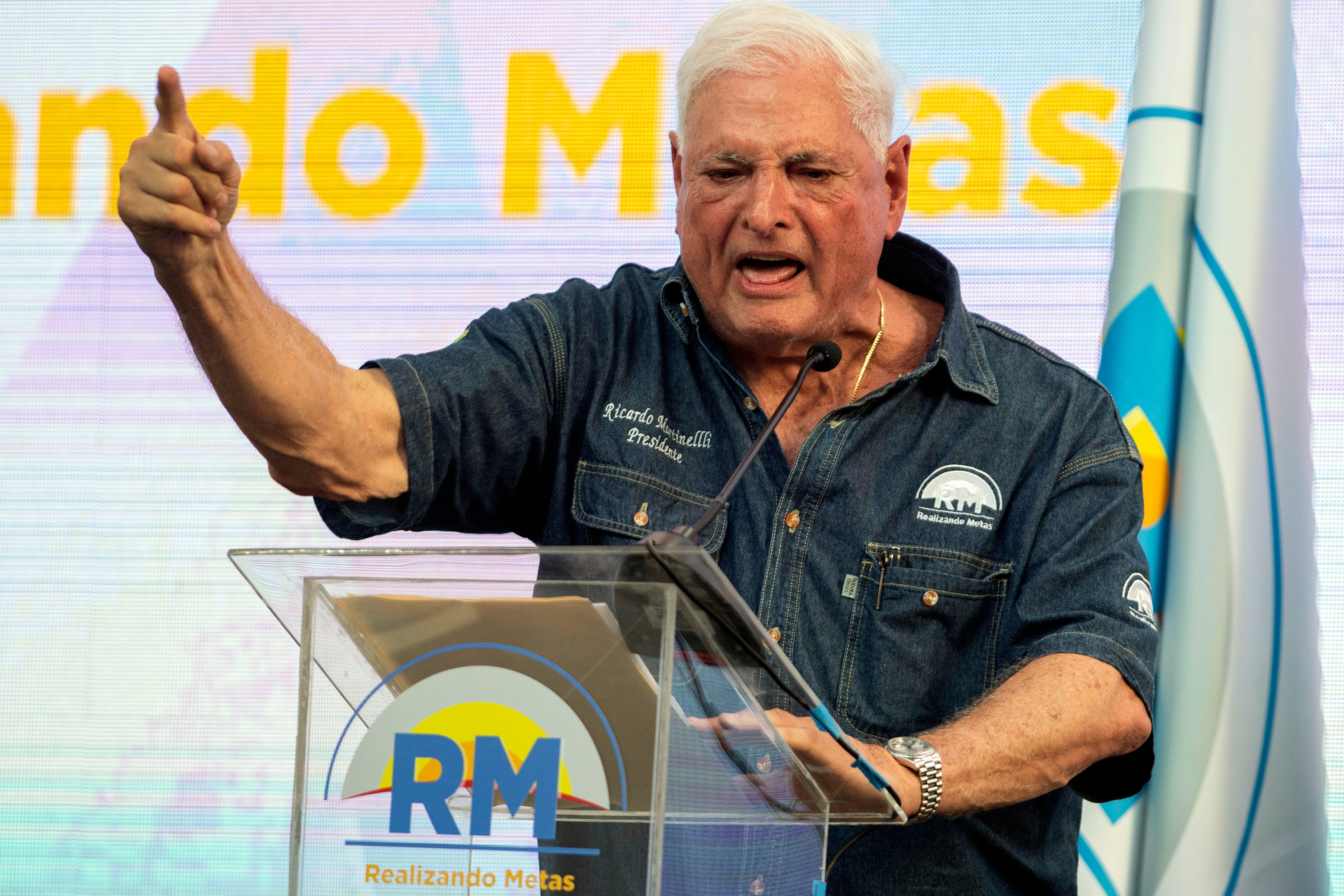 Expresidente panameño Ricardo Martinelli se refugia en embajada de