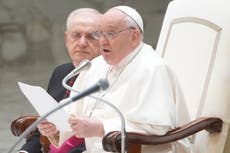 El papa critica el "individualismo radical" antes de canonizar a Mamá Antula