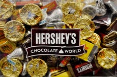 Hershey advierte sobre efectos que tendrá en utilidades el alza en precios del cacao