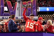 Una estrella de Super Bowl: Mahomes guía a Chiefs a remontada 25-22 sobre 49ers y gana tercer anillo