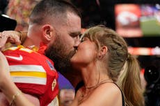 Taylor Swift celebra con Kelce y amigos el triunfo de los Chiefs en el Super Bowl
