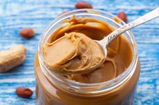 ¿Cómo saber si una mantequilla de cacahuete es saludable? Una experta explica