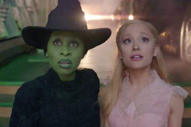 <p>Cynthia Erivo y Ariana Grande en el tráiler de Wicked</p>