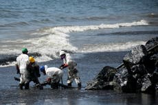 Trinidad dice que derrame petrolero ha causado "emergencia nacional"