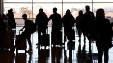 Asistentes de vuelos protestan por salarios en aeropuertos de EEUU