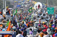 Agricultores en la India protestan y se enfrentan con la policía por 2do día