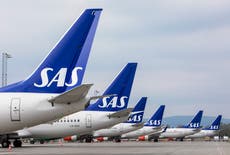 Avión choca con valla en el tercer accidente en dos semanas en el principal aeropuerto noruego