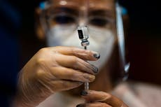 Puerto Rico está envuelto en un intenso debate sobre el uso de mascarillas y vacunas