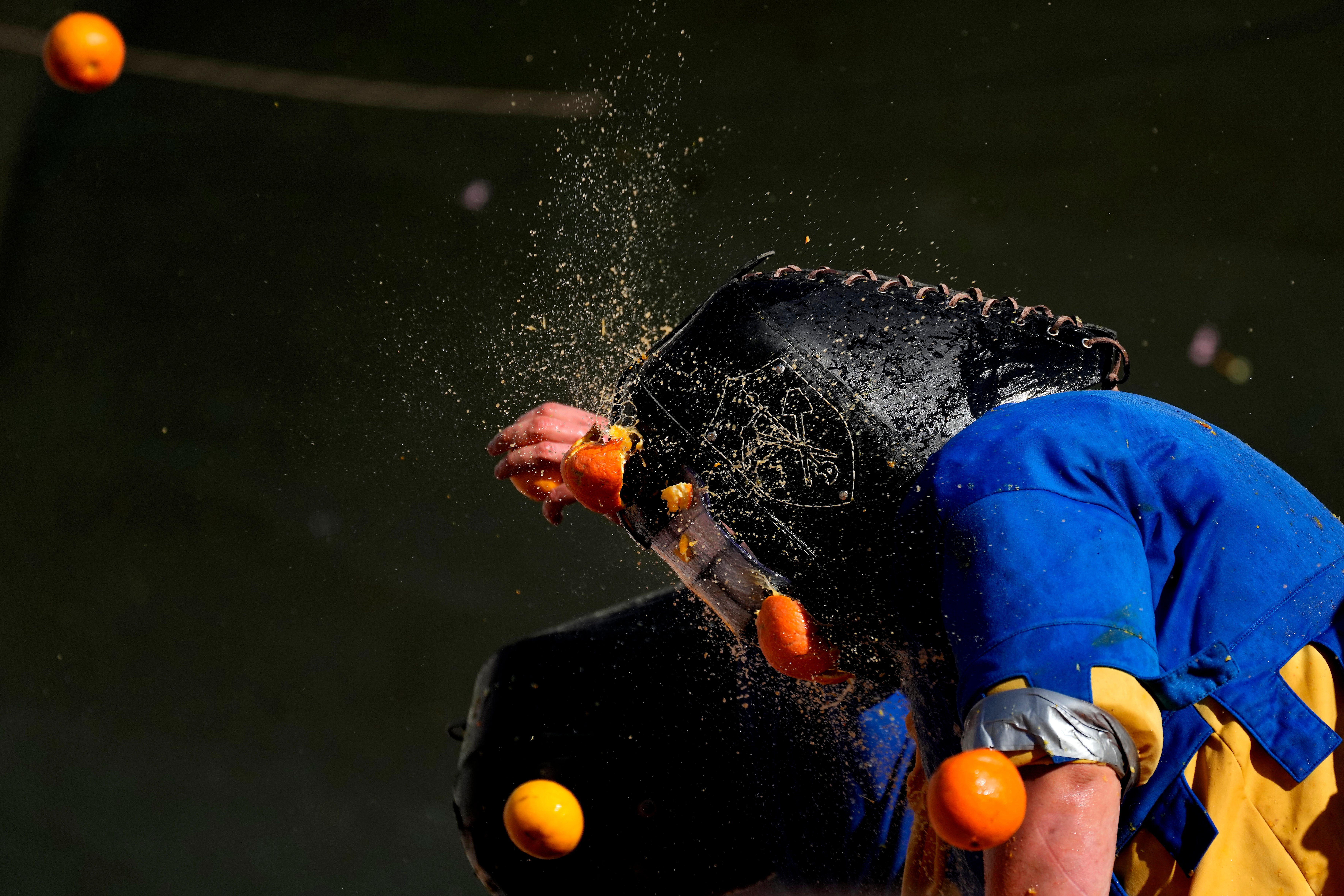 ITALIA-BATALLA DE NARANJAS-FOTOGALERÍA