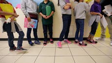 Informe: No se examinaron adecuadamente los hogares de acogida para niños migrantes en EEUU