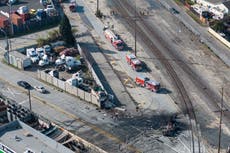 Los Ángeles: 7 bomberos heridos tras explosión del tanque de gas de un camión