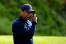 Tiger Woods abandona después de jugar 6 hoyos de la segunda ronda en Riviera